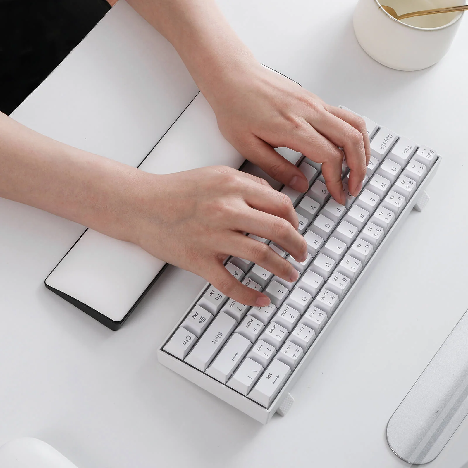 355-redragon-x-ltc-keyboard-wrist-rest-1.webp