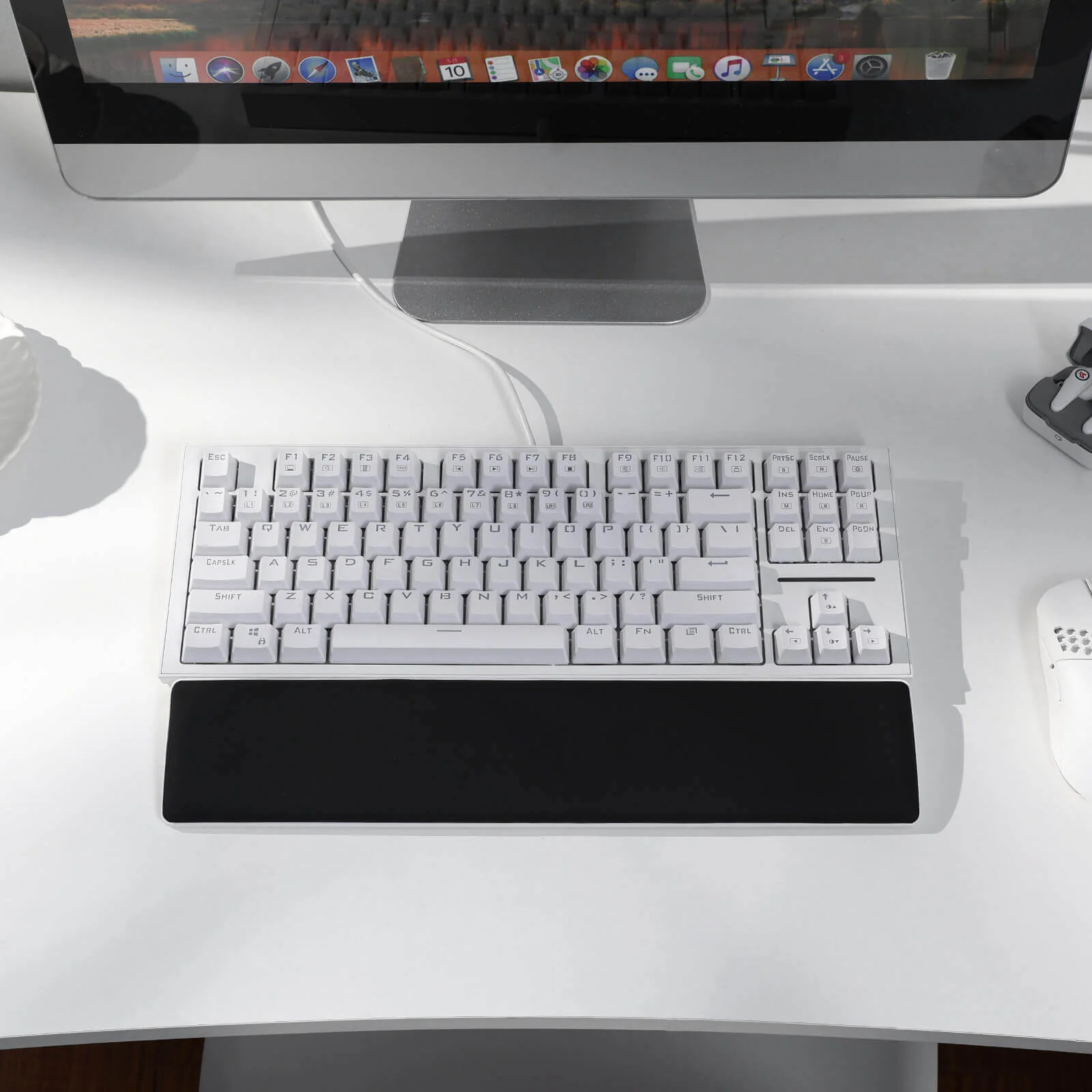 355-redragon-x-ltc-keyboard-wrist-rest-1.webp