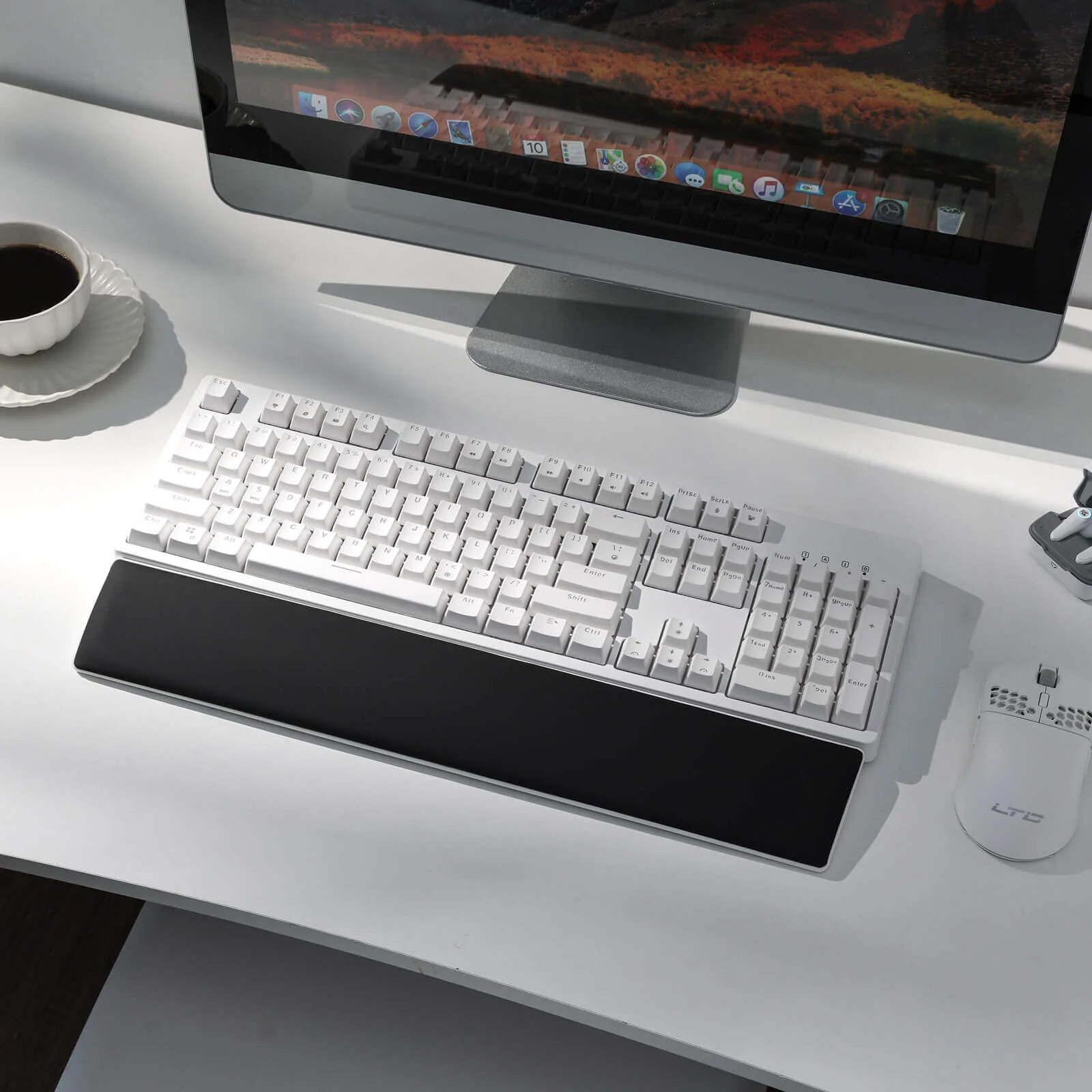 355-redragon-x-ltc-keyboard-wrist-rest-1.webp